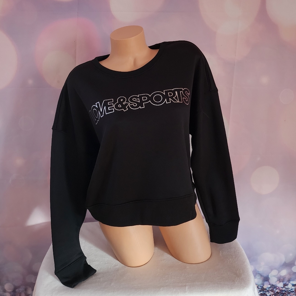 Black sweatshirt